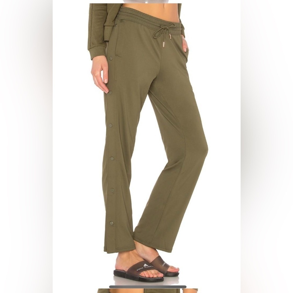 VtG Puma Low Rise Archival Puma women's explosive tear away pants OLIVE GREEN